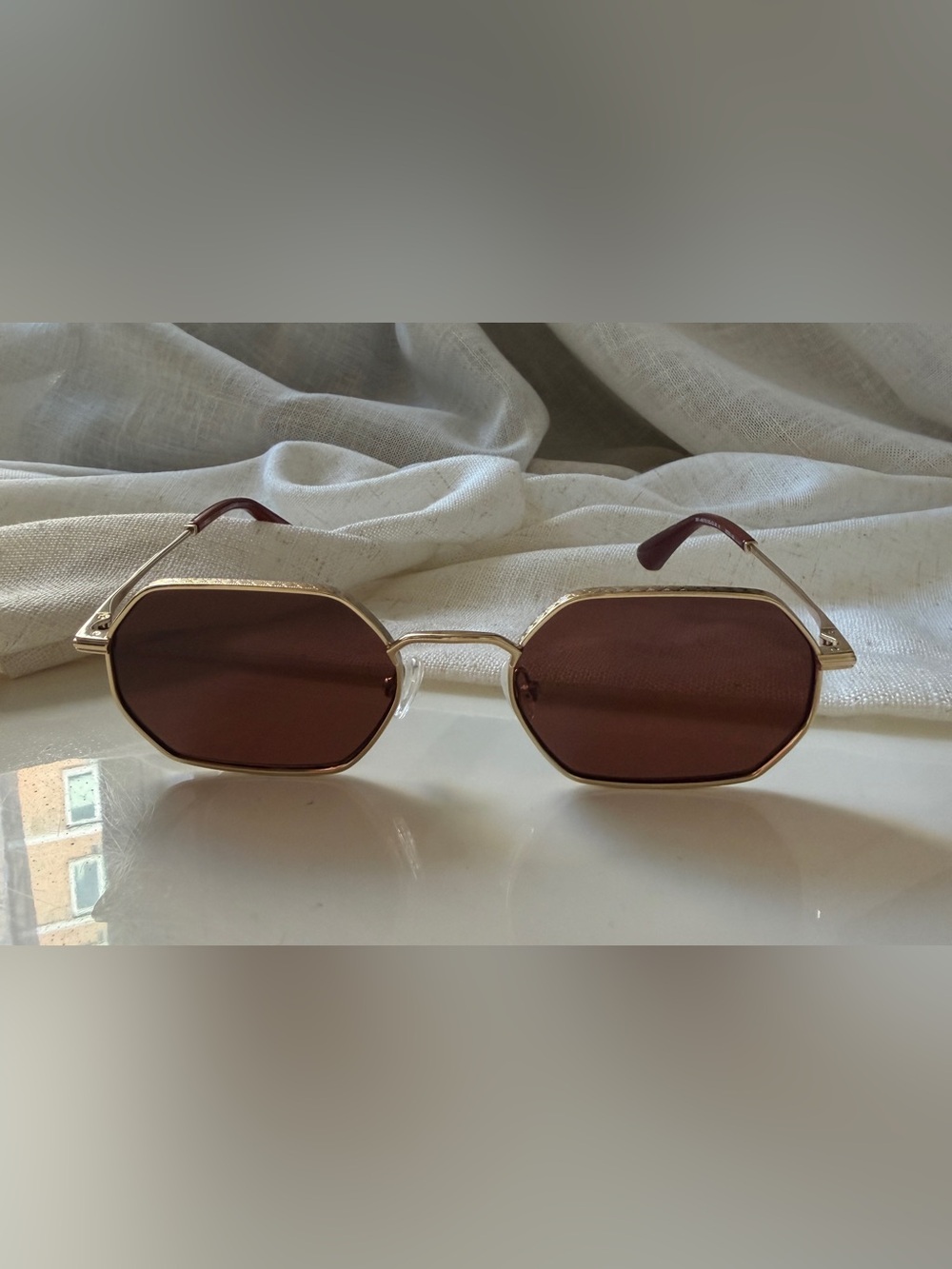 UNIQLO Gold Frame Brown Lens Women's Geometric Sunglasses
